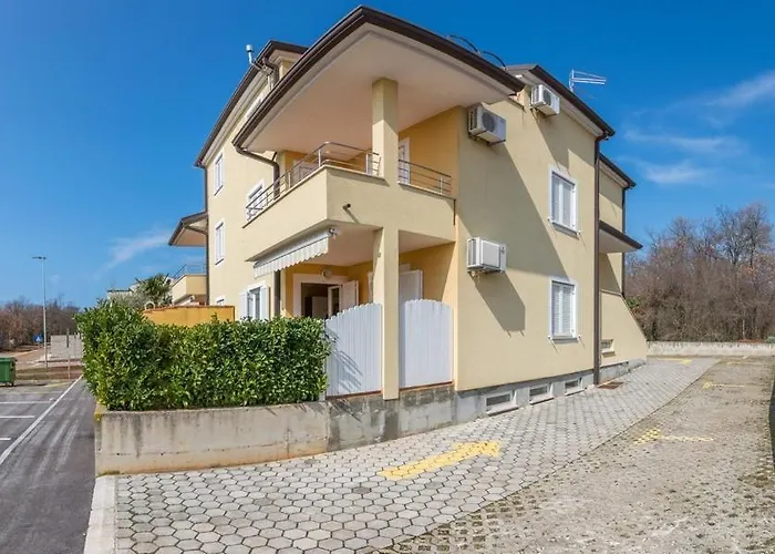 Mirjana In Karigador