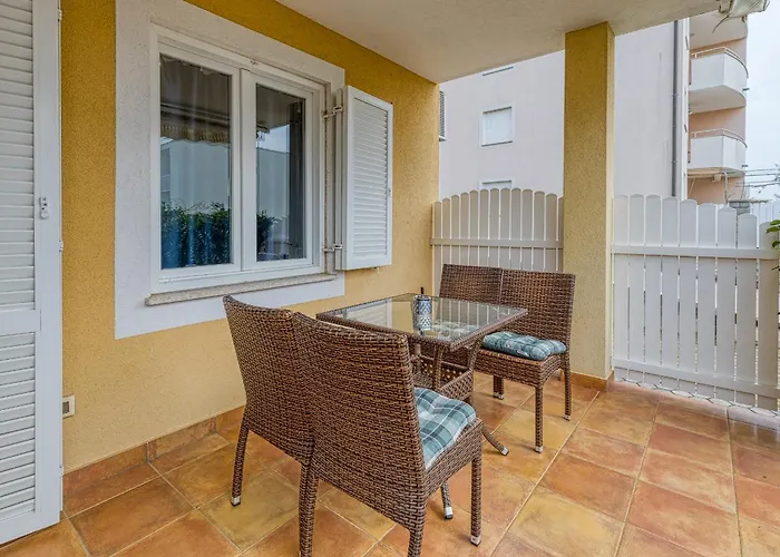 Apartman Mirjana In *