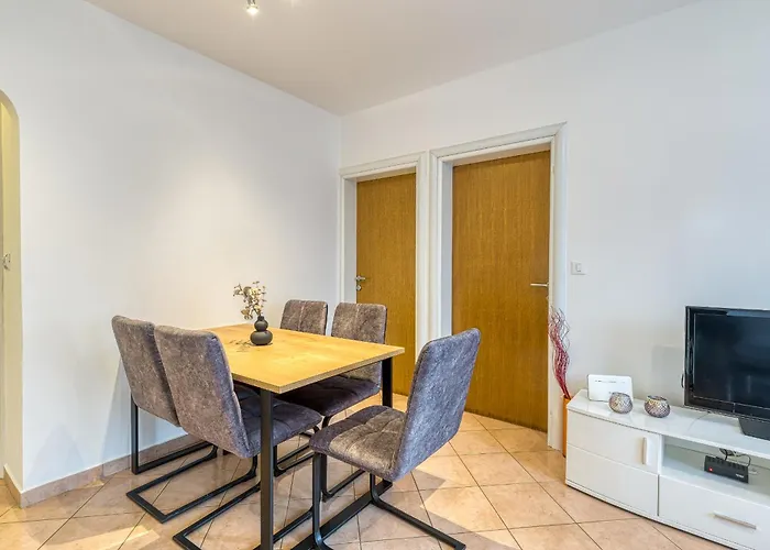 Mirjana In Karigador